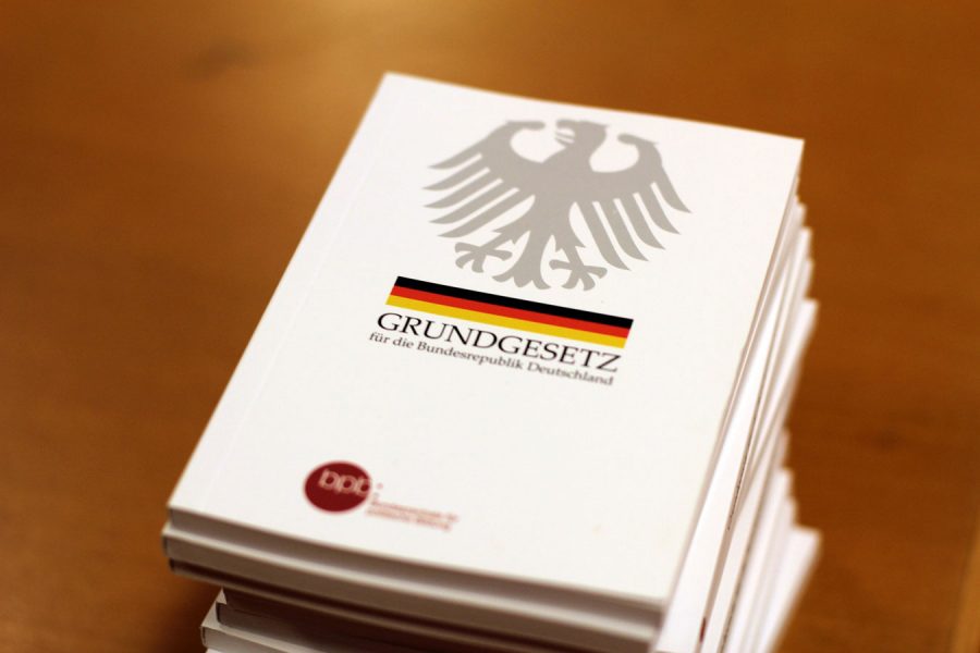 Stapel Grundgesetze