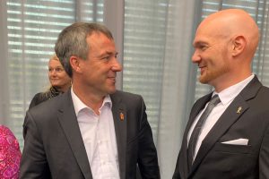 MdB Johann Saathoff und Alexander Gerst